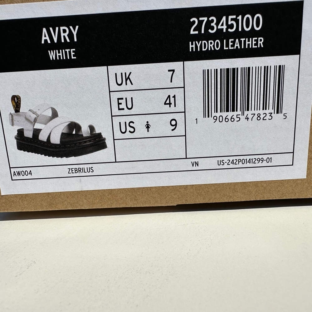 NWT Dr. Martens Size 9 White Avry Hydro Sandals - Picture 9 of 9